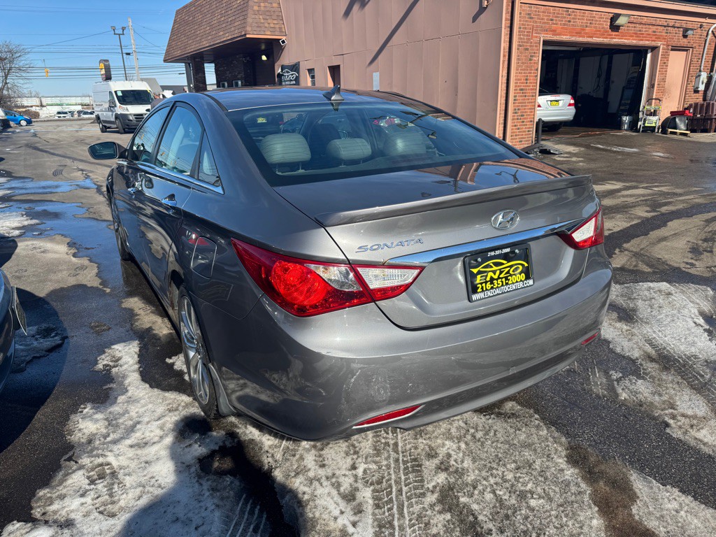 2011 Hyundai Sonata Image 4