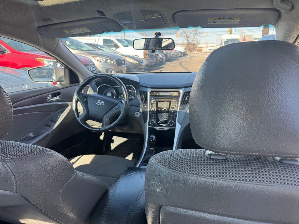 2011 Hyundai Sonata Image 6