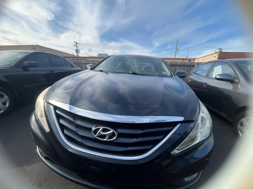 2012 Hyundai Sonata Image 1