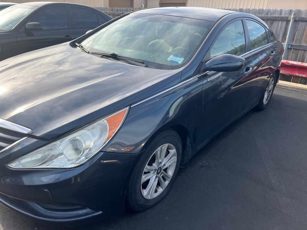 2012 Hyundai Sonata Image 2