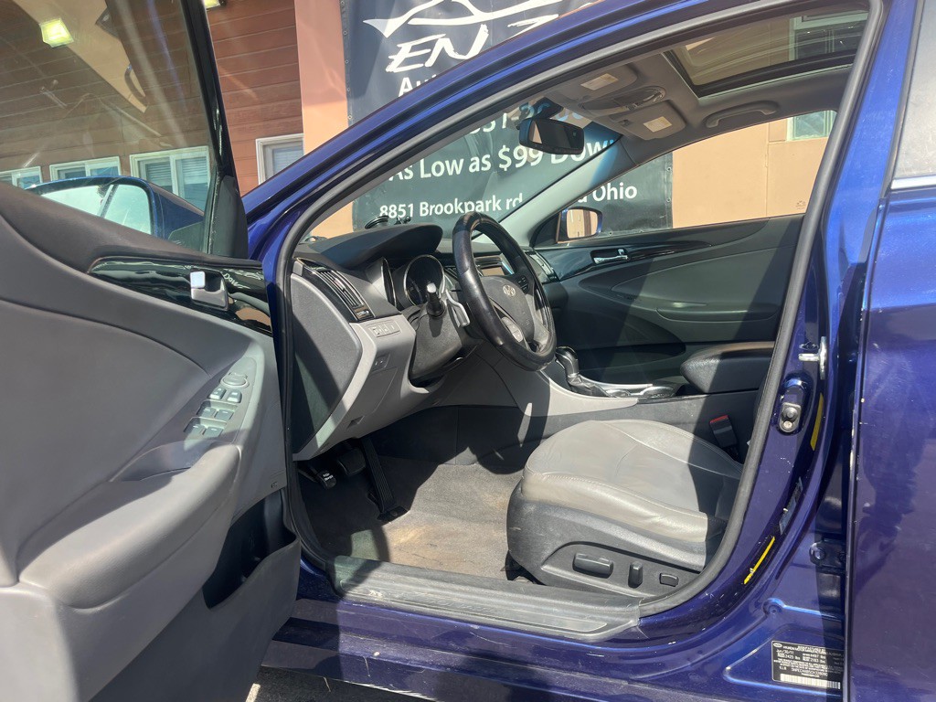 2012 Hyundai Sonata Image 3