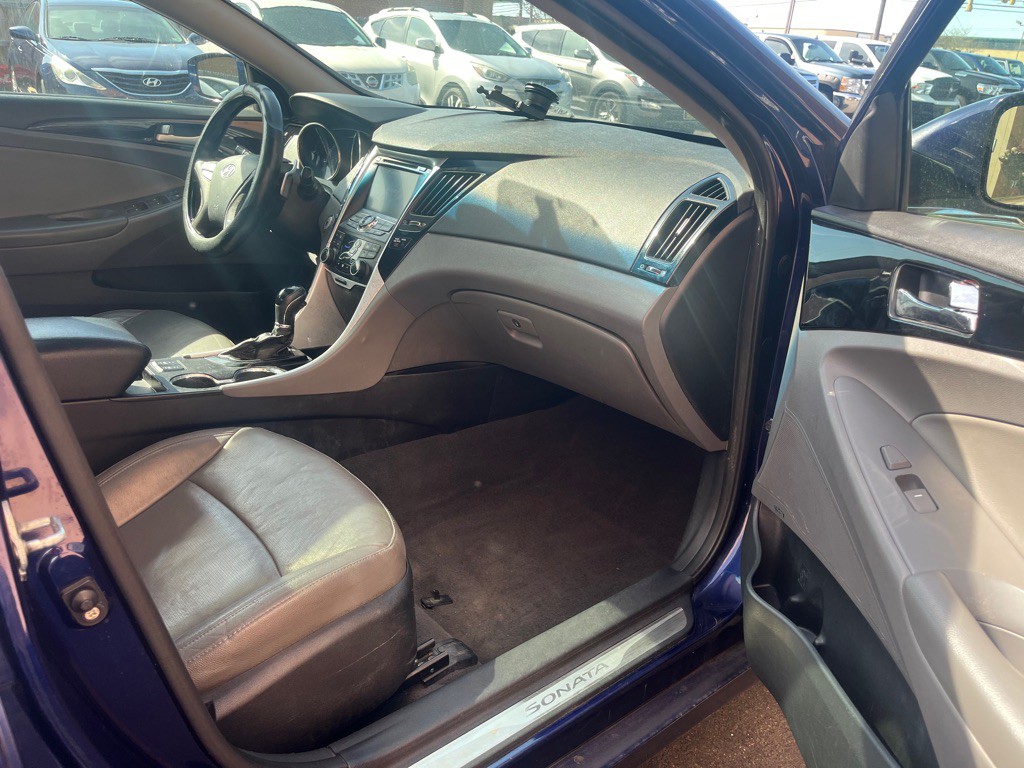 2012 Hyundai Sonata Image 10