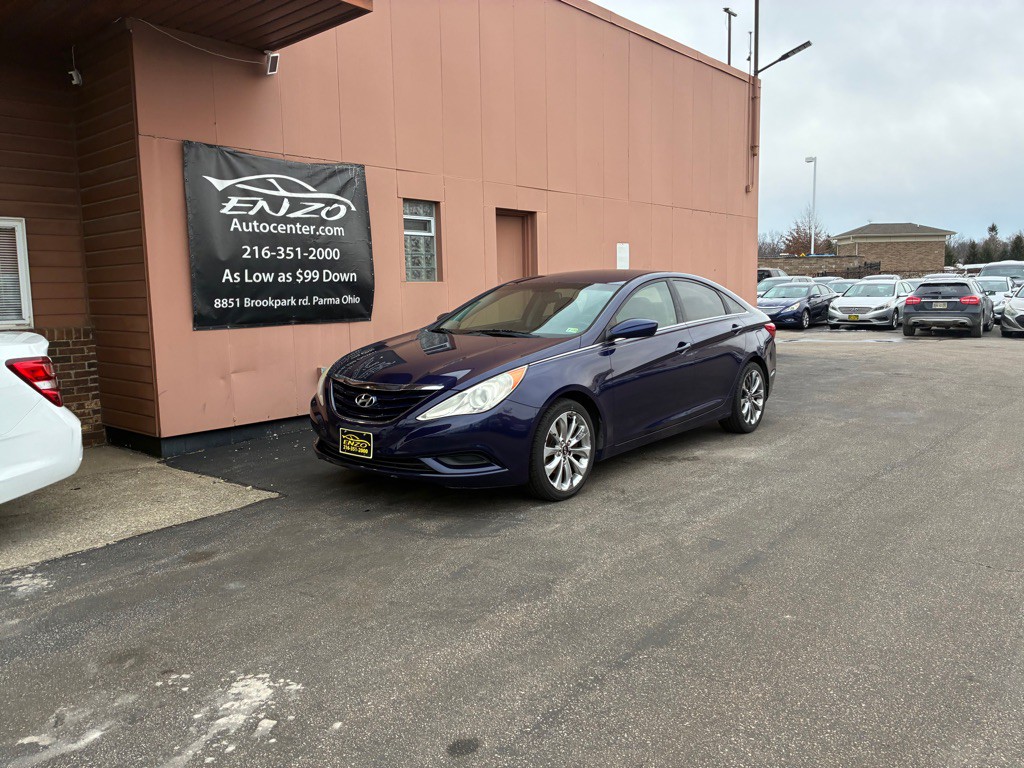 2012 Hyundai Sonata Image 1