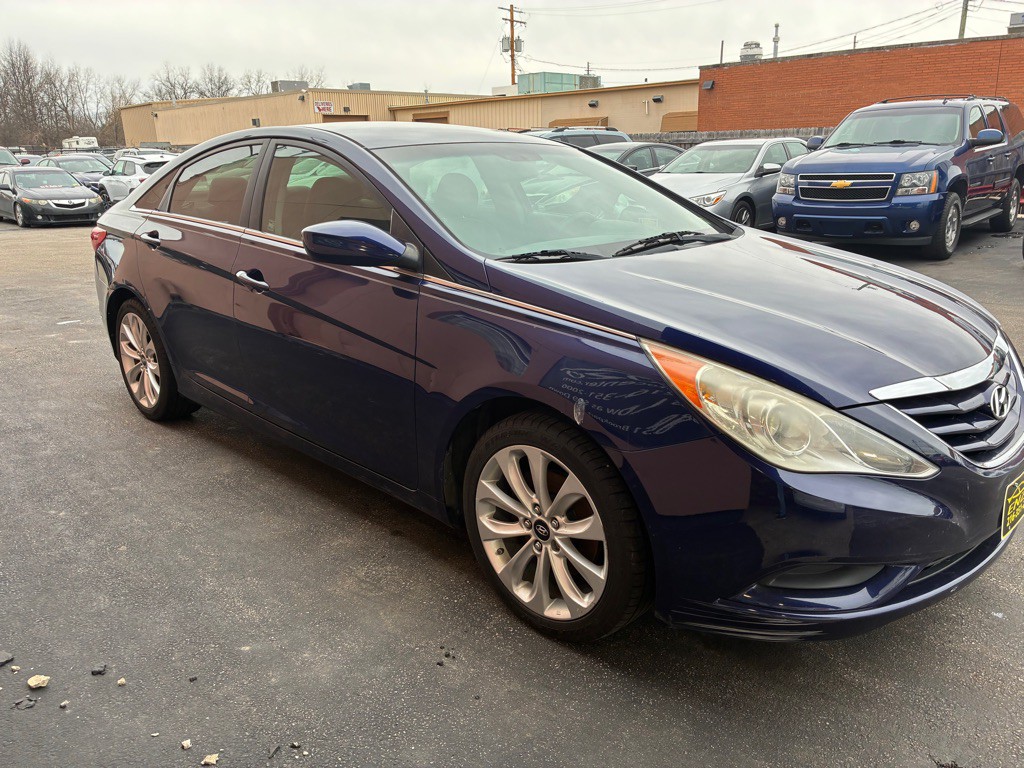 2012 Hyundai Sonata Image 3