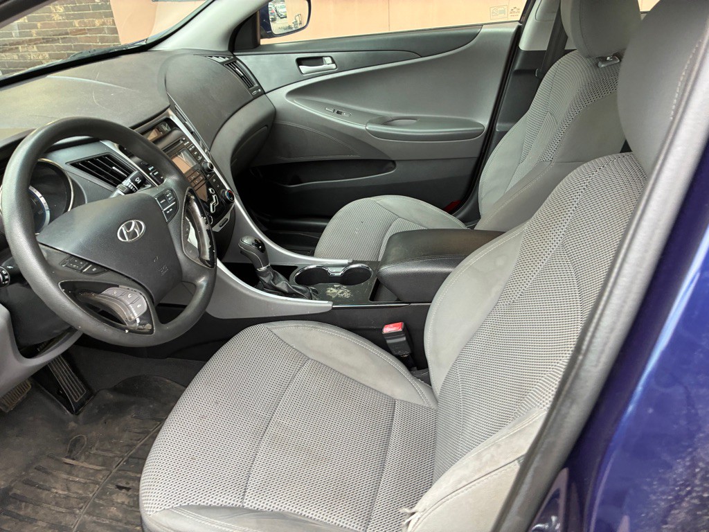 2012 Hyundai Sonata Image 8