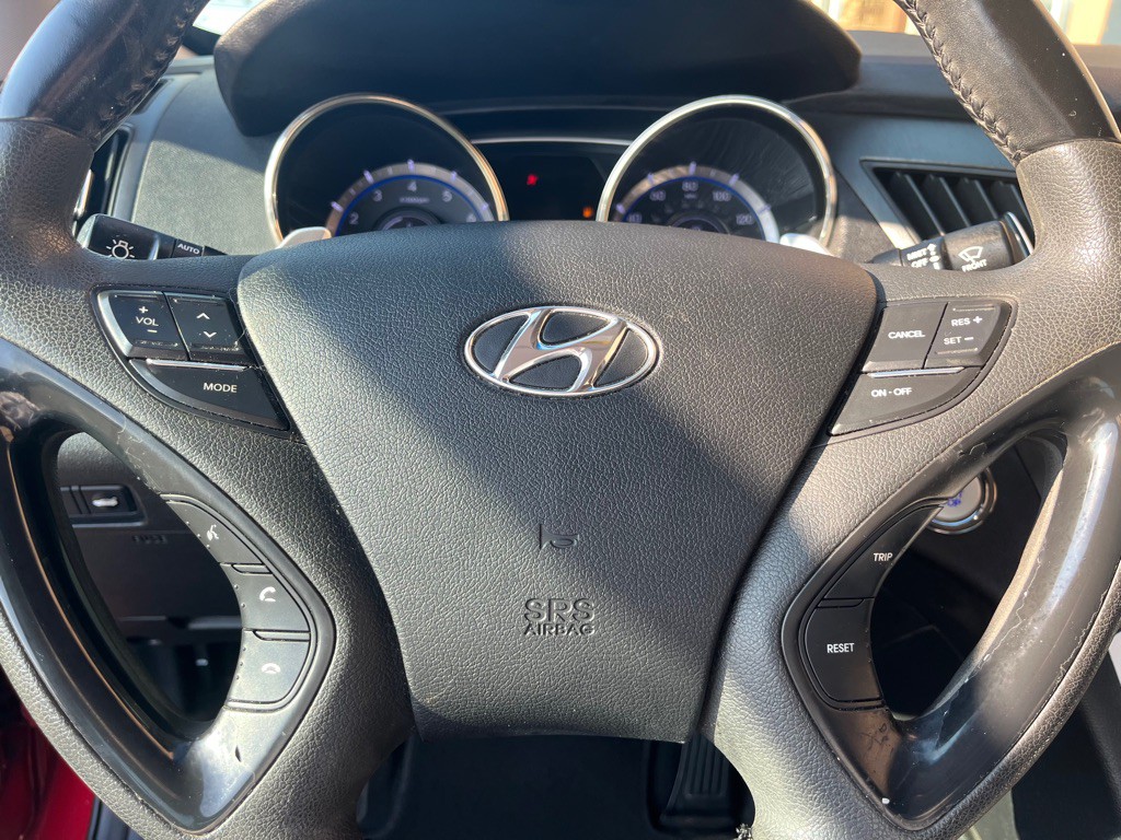 2012 Hyundai Sonata Image 11