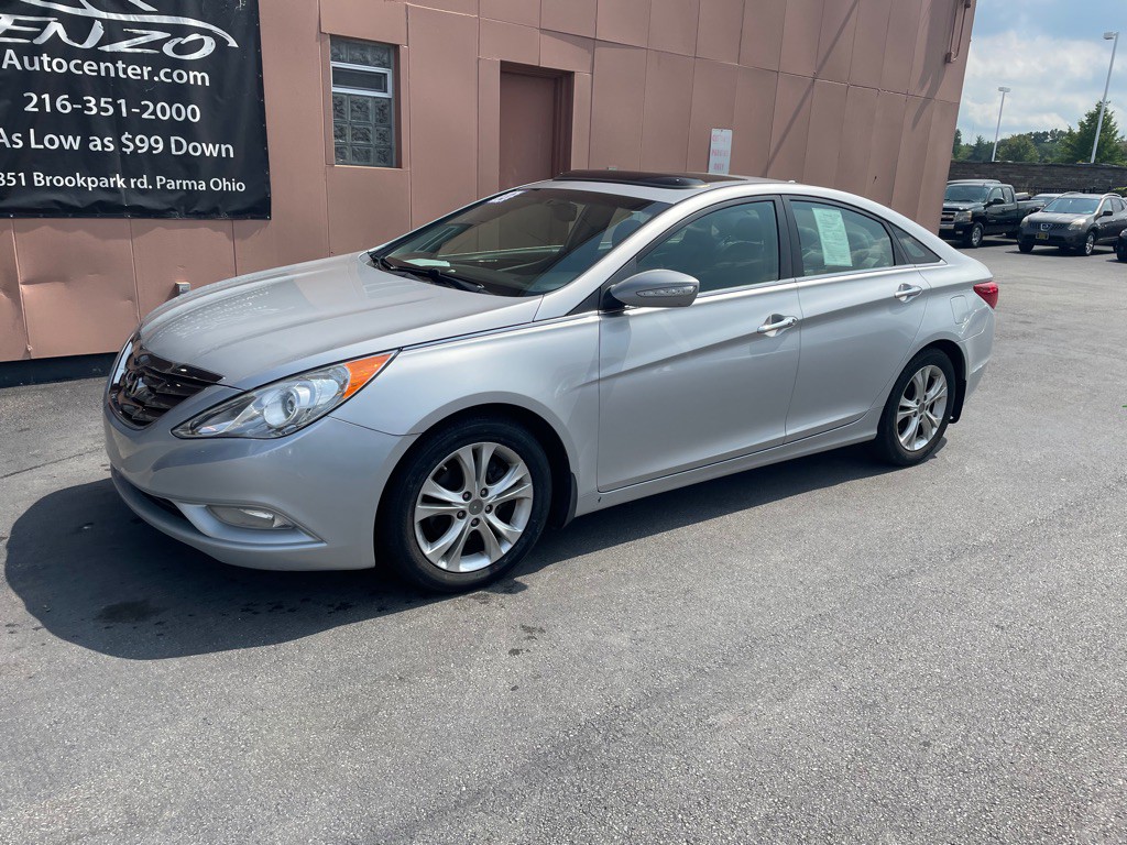 2013 Hyundai Sonata Image 1