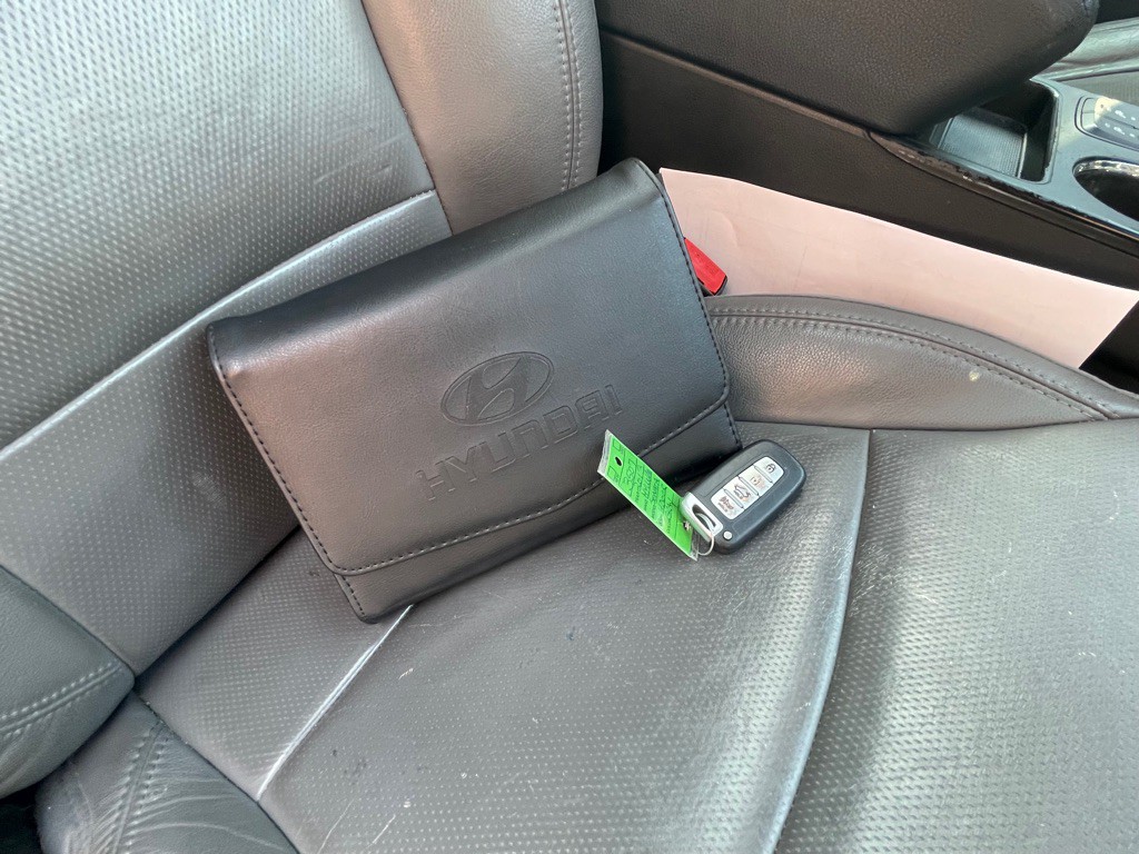 2013 Hyundai Sonata Image 24