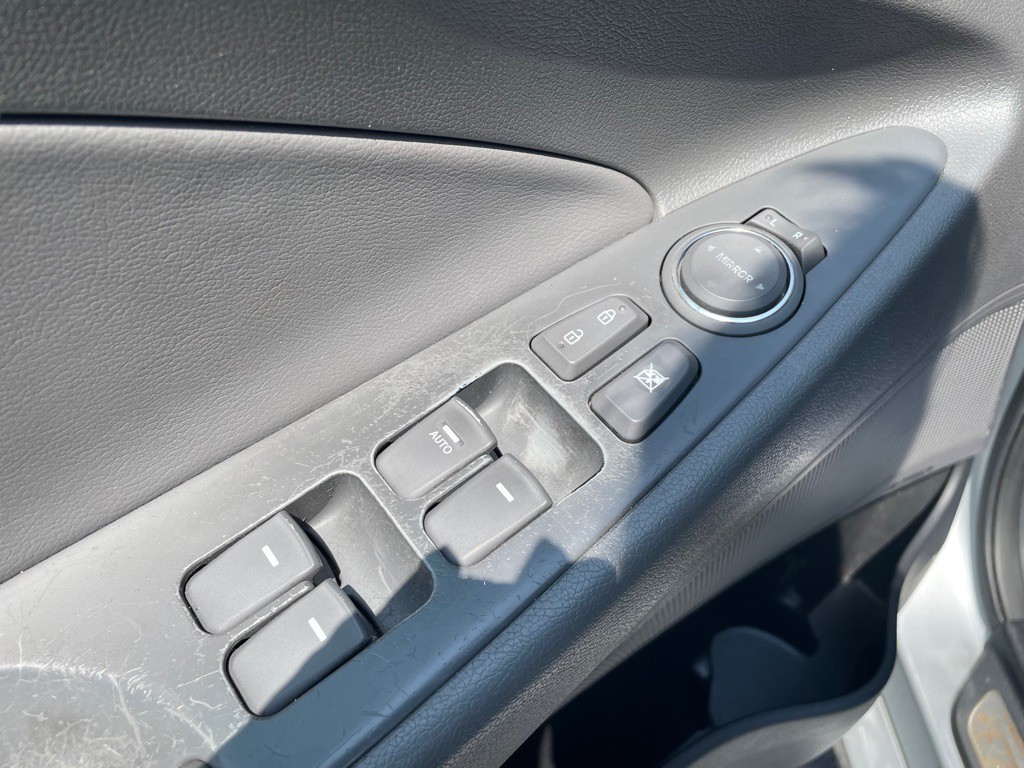 2013 Hyundai Sonata Image 26