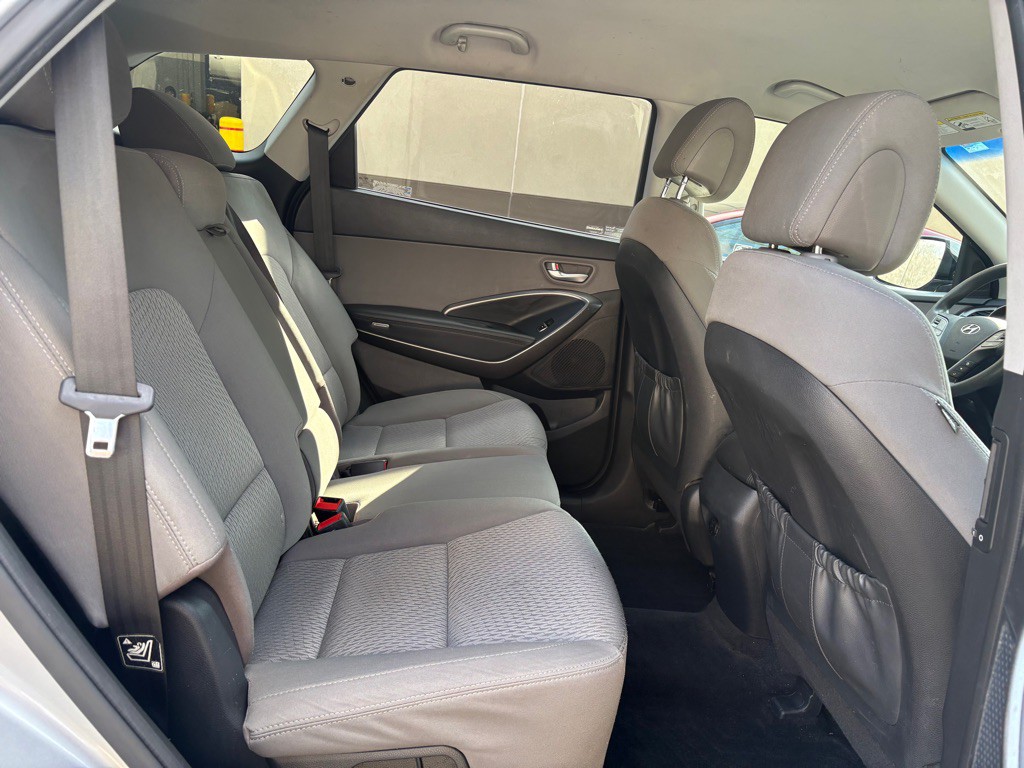 2018 Hyundai Santa Fe Image 17