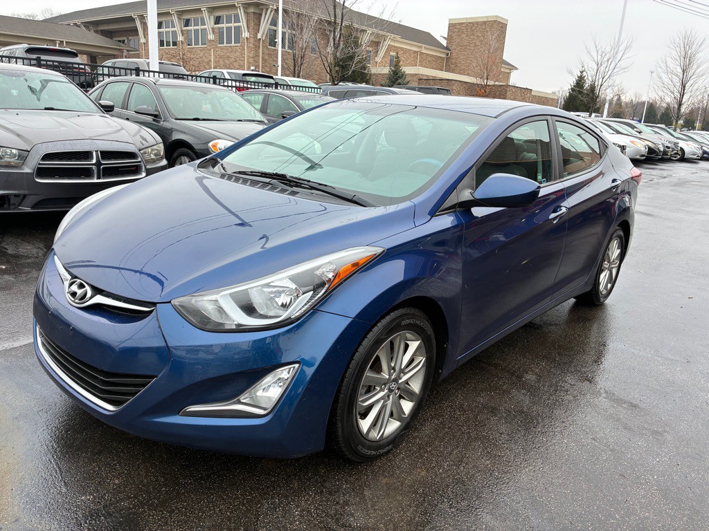2015 Hyundai Elantra Image 2