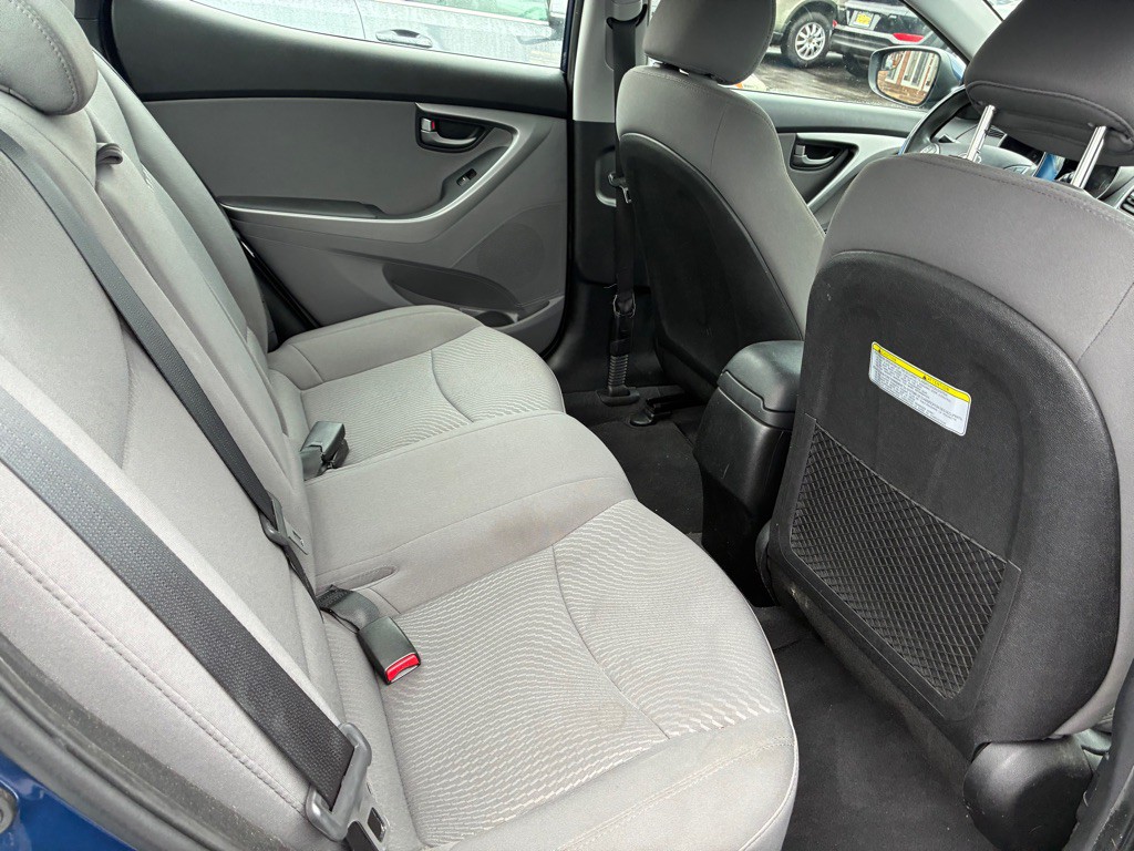 2015 Hyundai Elantra Image 9
