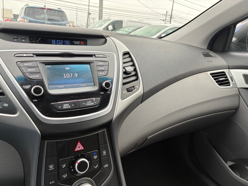 2015 Hyundai Elantra Image 11