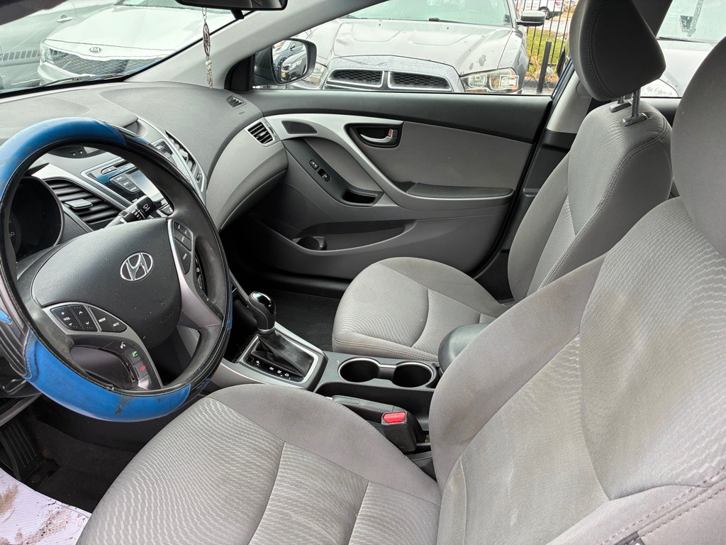 2015 Hyundai Elantra Image 13