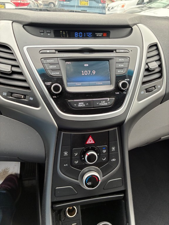 2015 Hyundai Elantra Image 16