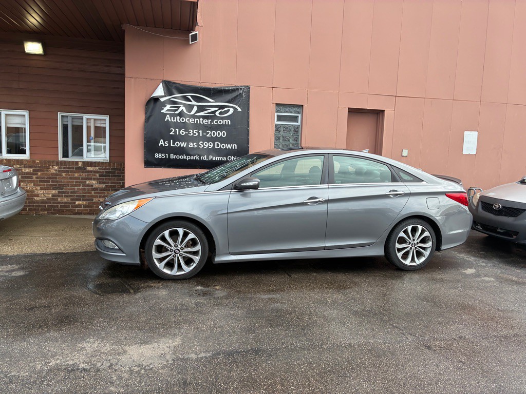 2014 Hyundai Sonata Image 2