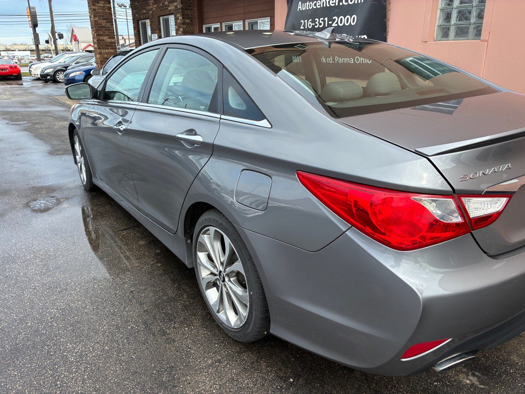 2014 Hyundai Sonata Image 8