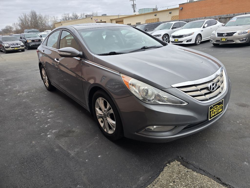 2011 Hyundai Sonata Image 3