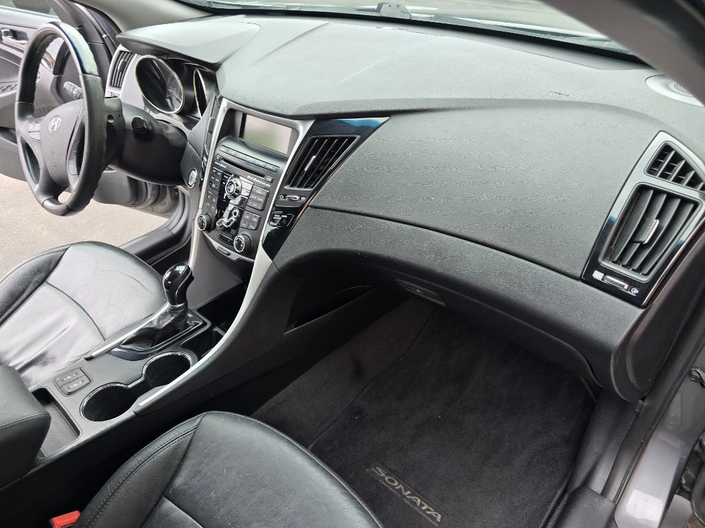 2011 Hyundai Sonata Image 17