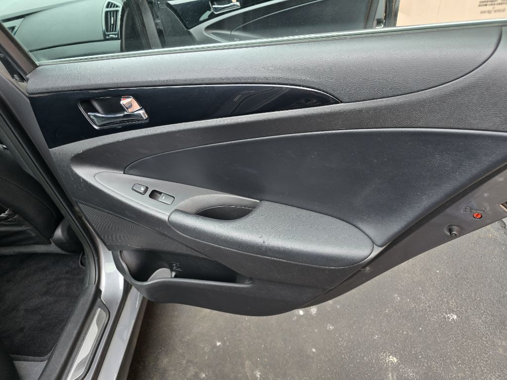 2011 Hyundai Sonata Image 23