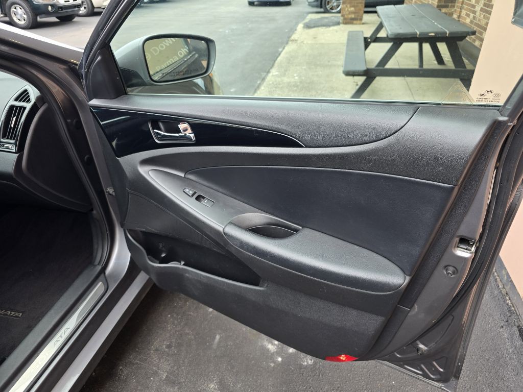 2011 Hyundai Sonata Image 24