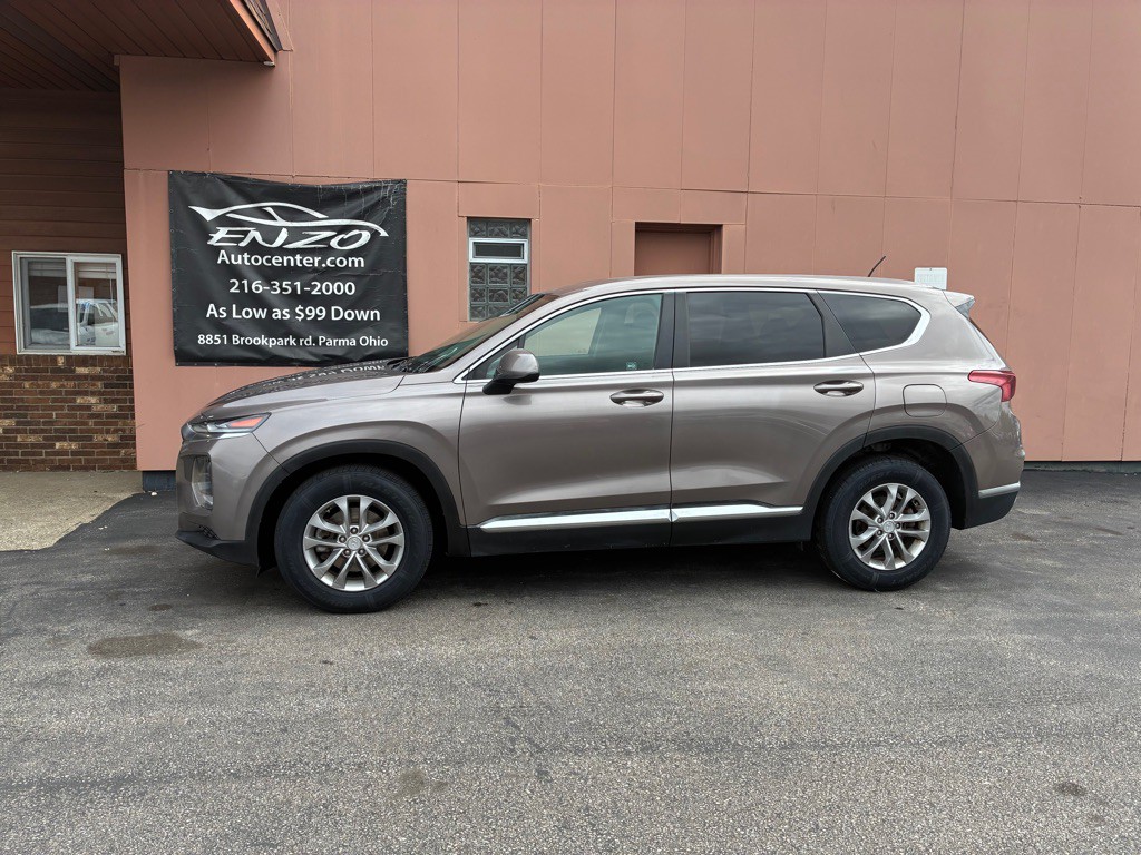 2019 Hyundai Santa Fe Image 2