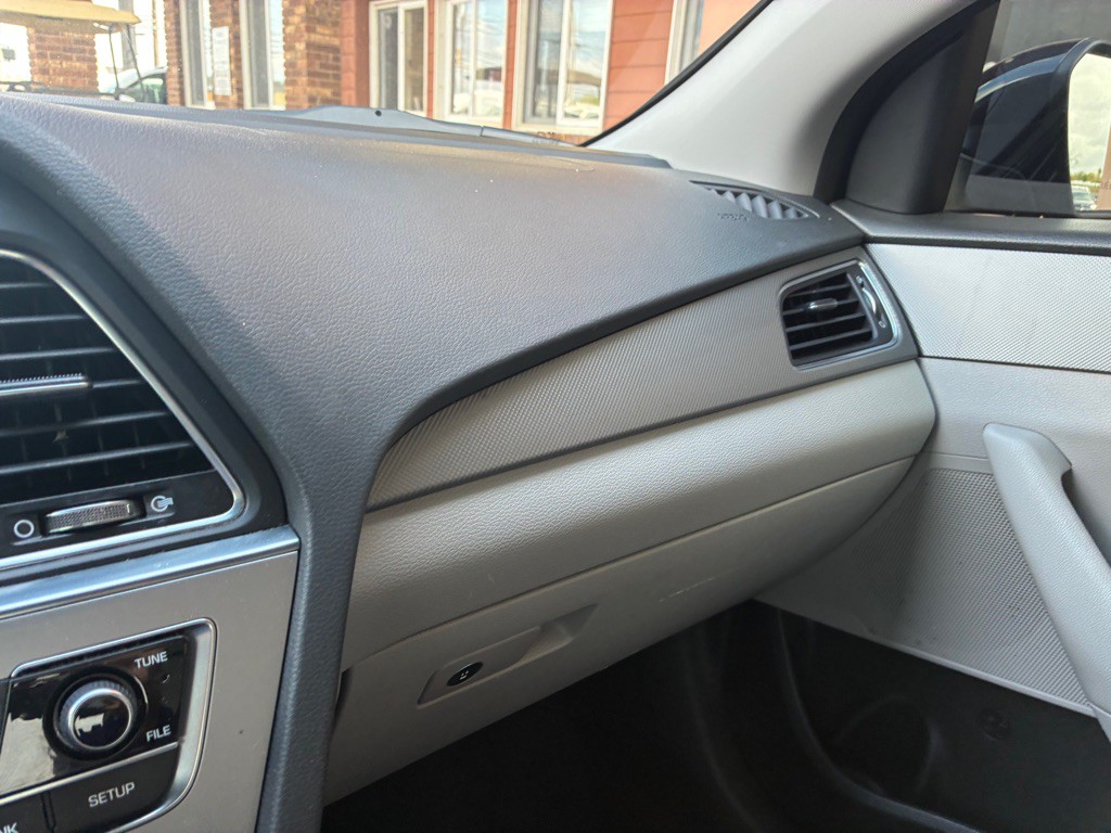 2016 Hyundai Sonata Image 16
