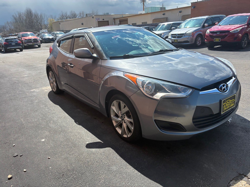 2016 Hyundai Veloster Image 4