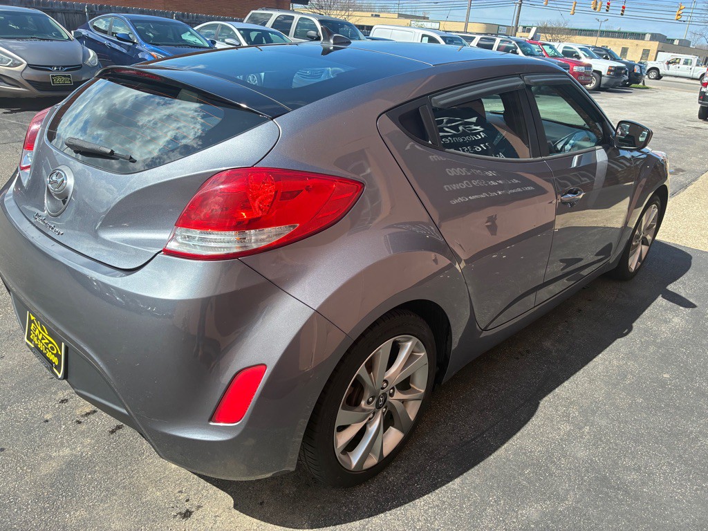 2016 Hyundai Veloster Image 5