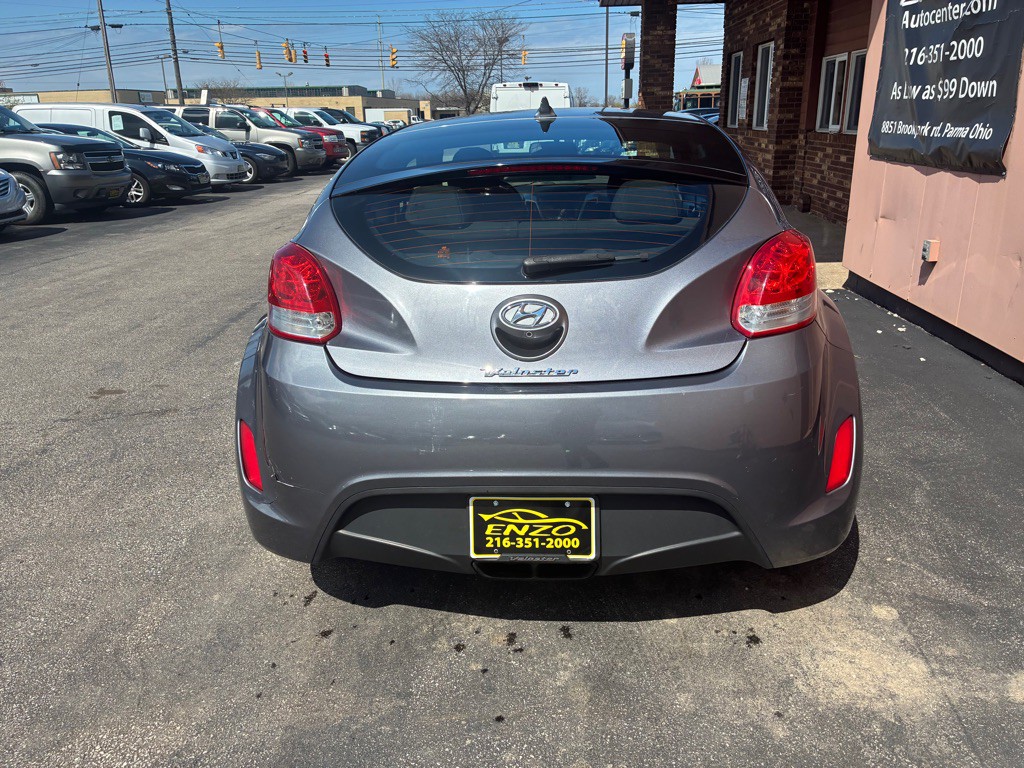 2016 Hyundai Veloster Image 6