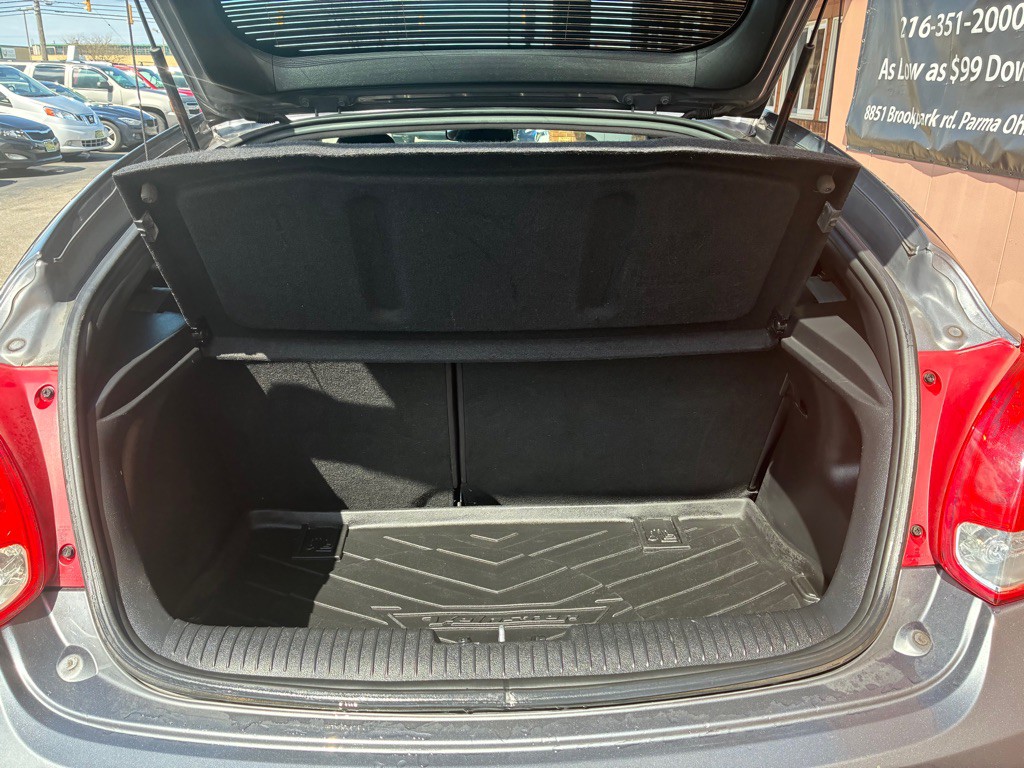 2016 Hyundai Veloster Image 8