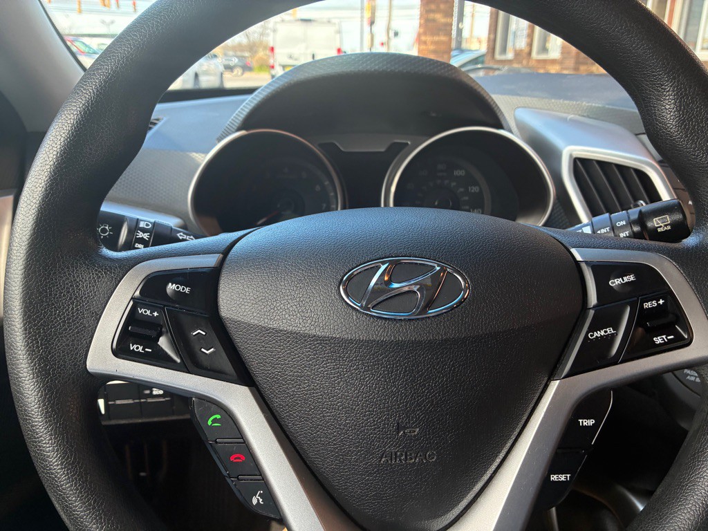 2016 Hyundai Veloster Image 14