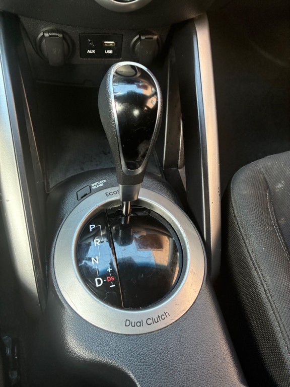 2016 Hyundai Veloster Image 15