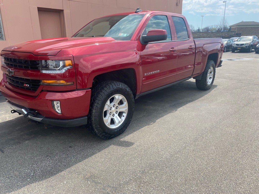 2018 Chevrolet Silverado 1500 Image 2