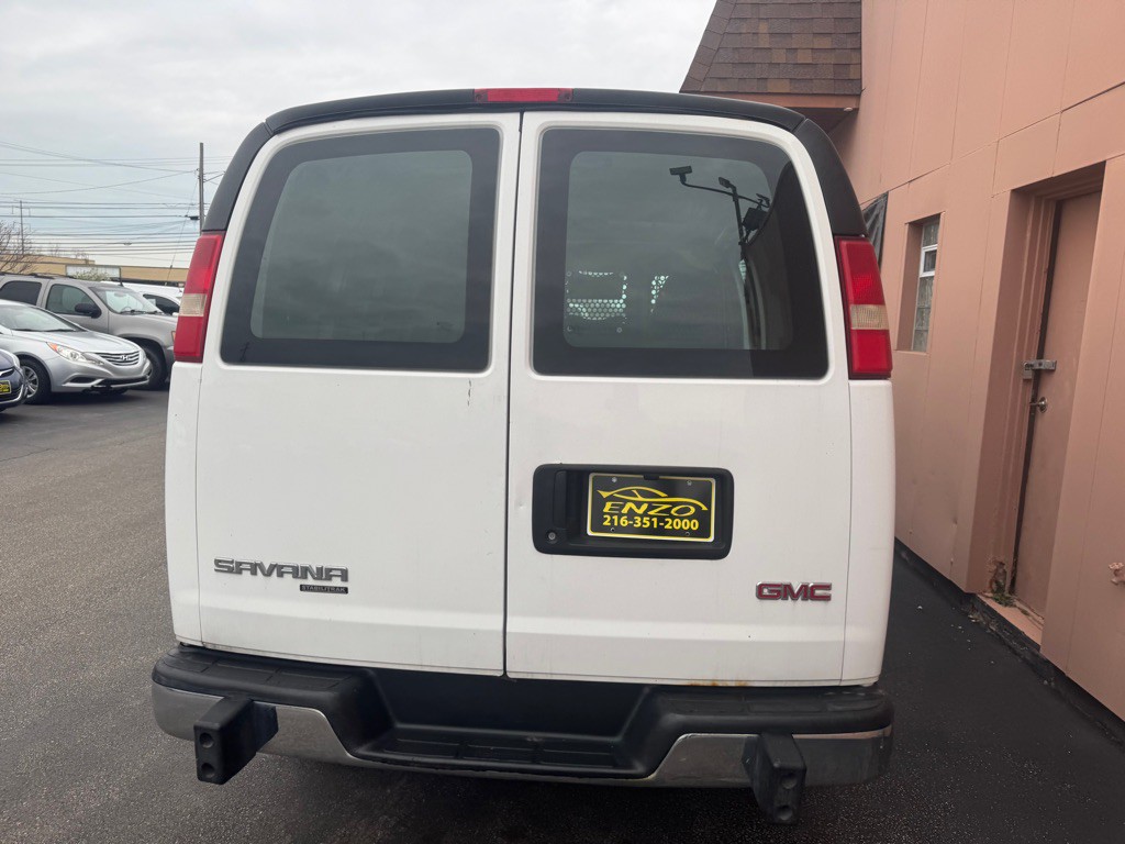 2015 GMC Savana Image 5