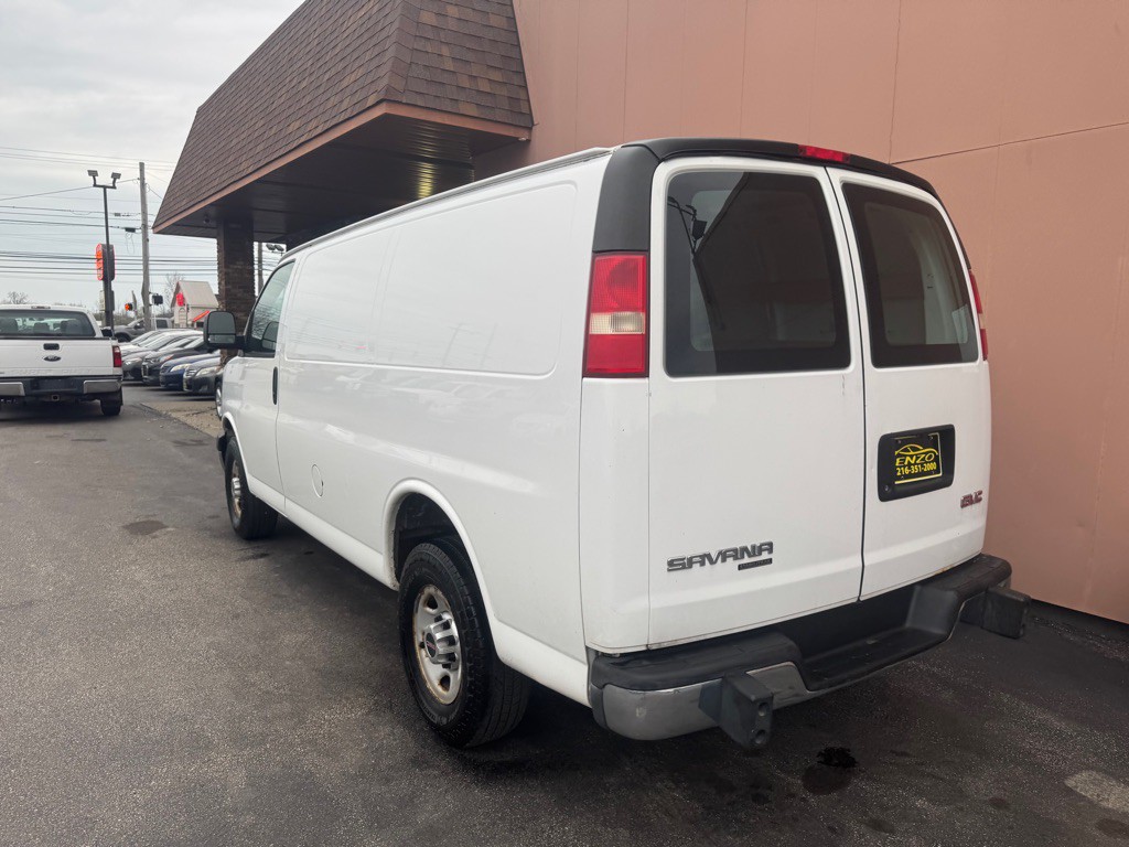 2015 GMC Savana Image 6