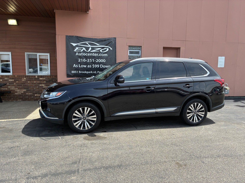 2019 Mitsubishi Outlander Image 2