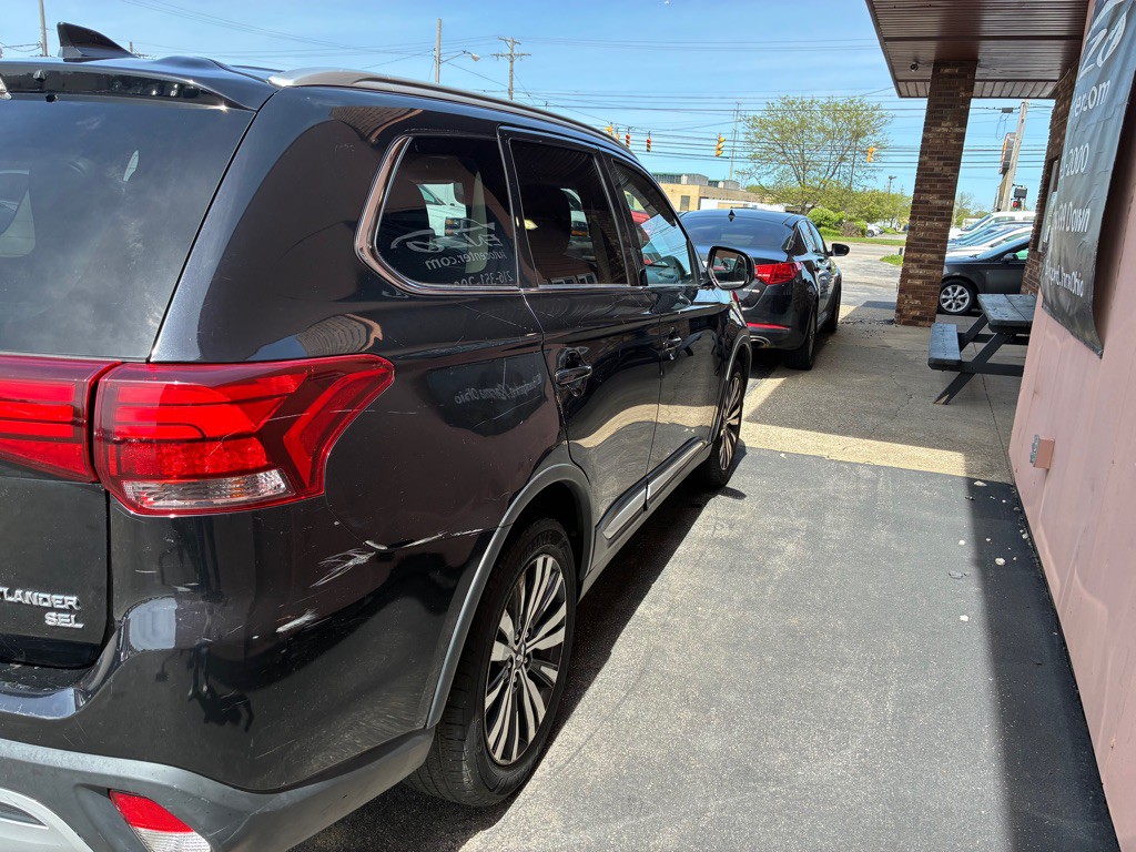 2019 Mitsubishi Outlander Image 6