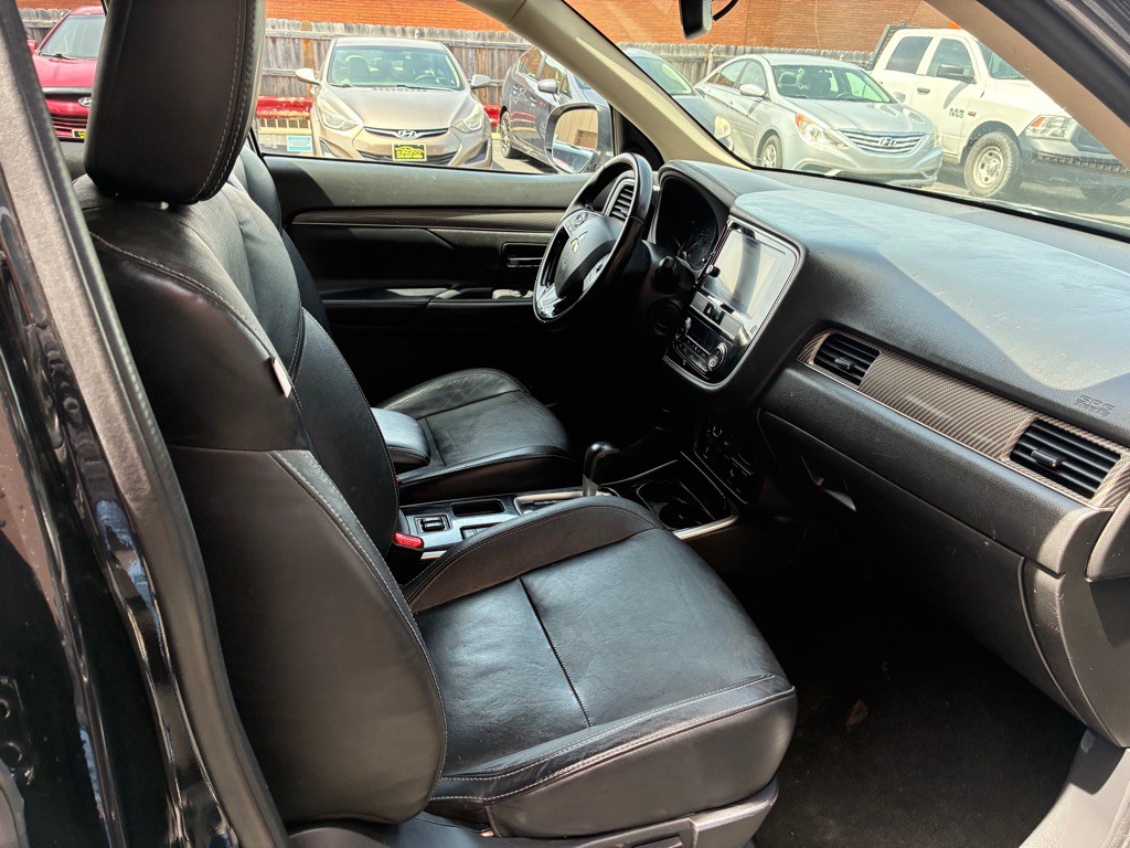 2019 Mitsubishi Outlander Image 13