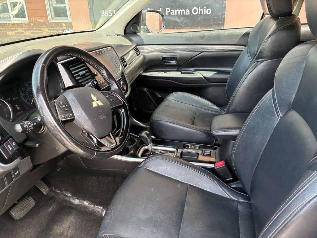 2019 Mitsubishi Outlander Image 14