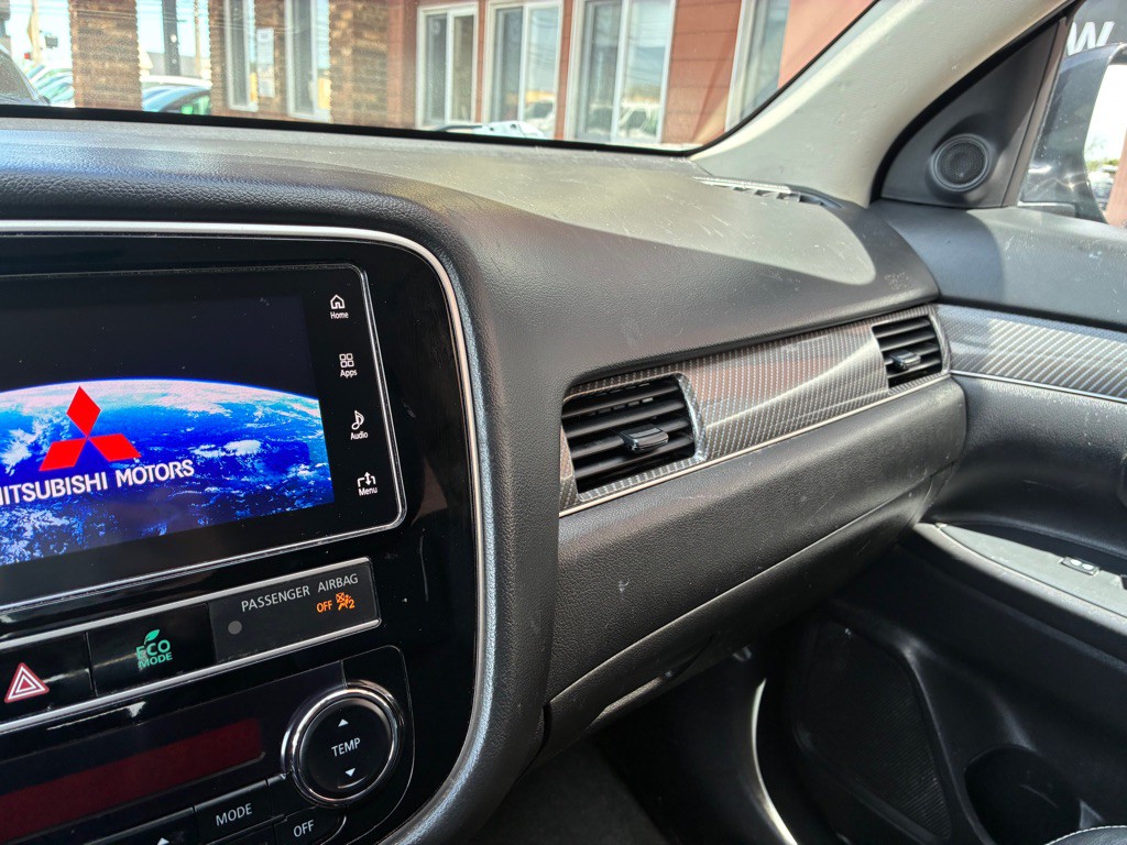 2019 Mitsubishi Outlander Image 16