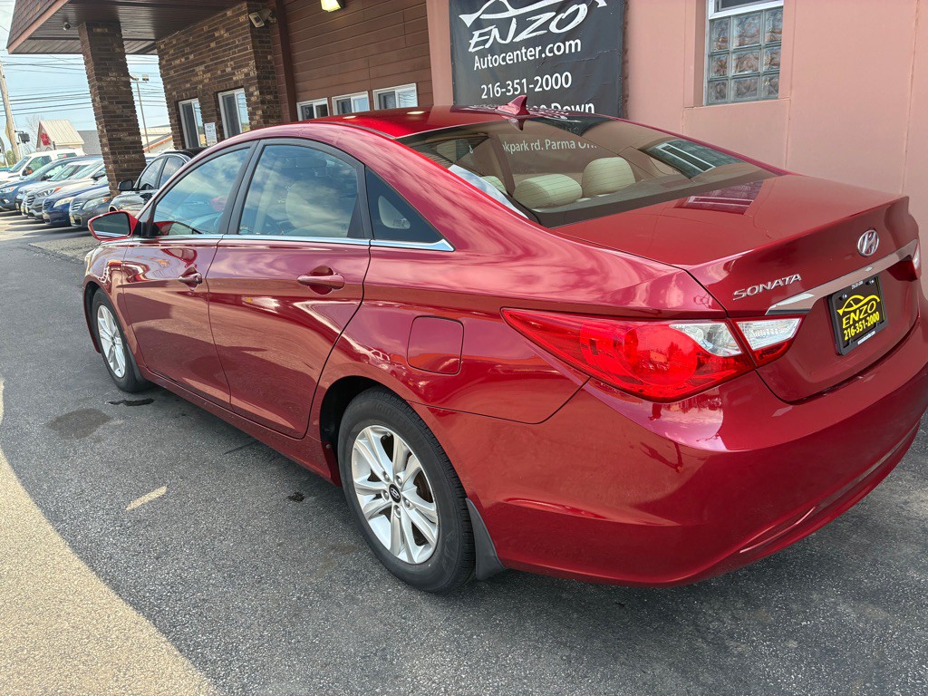 2011 Hyundai Sonata Image 8