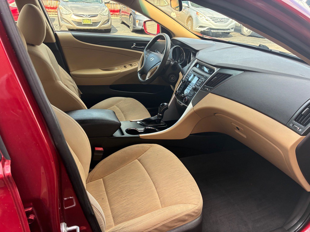 2011 Hyundai Sonata Image 10