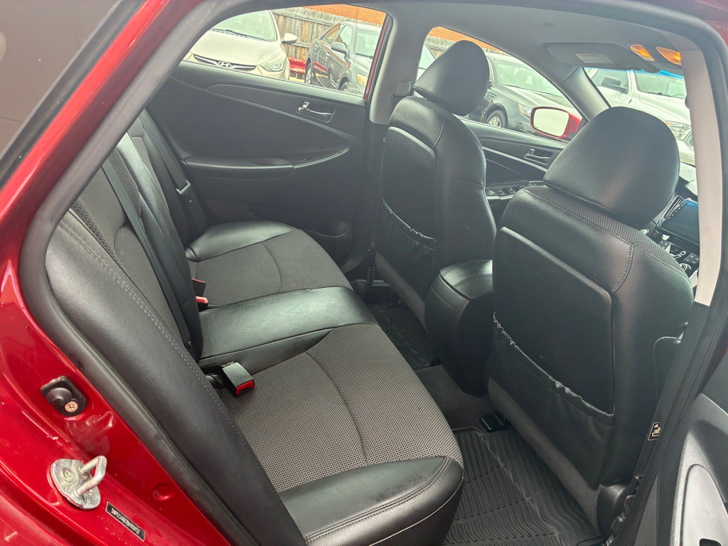 2011 Hyundai Sonata Image 7
