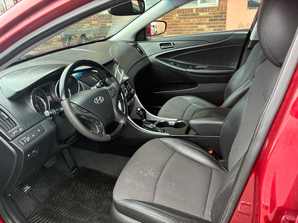 2011 Hyundai Sonata Image 12