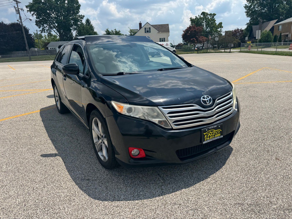 2011 Toyota Venza Image 2