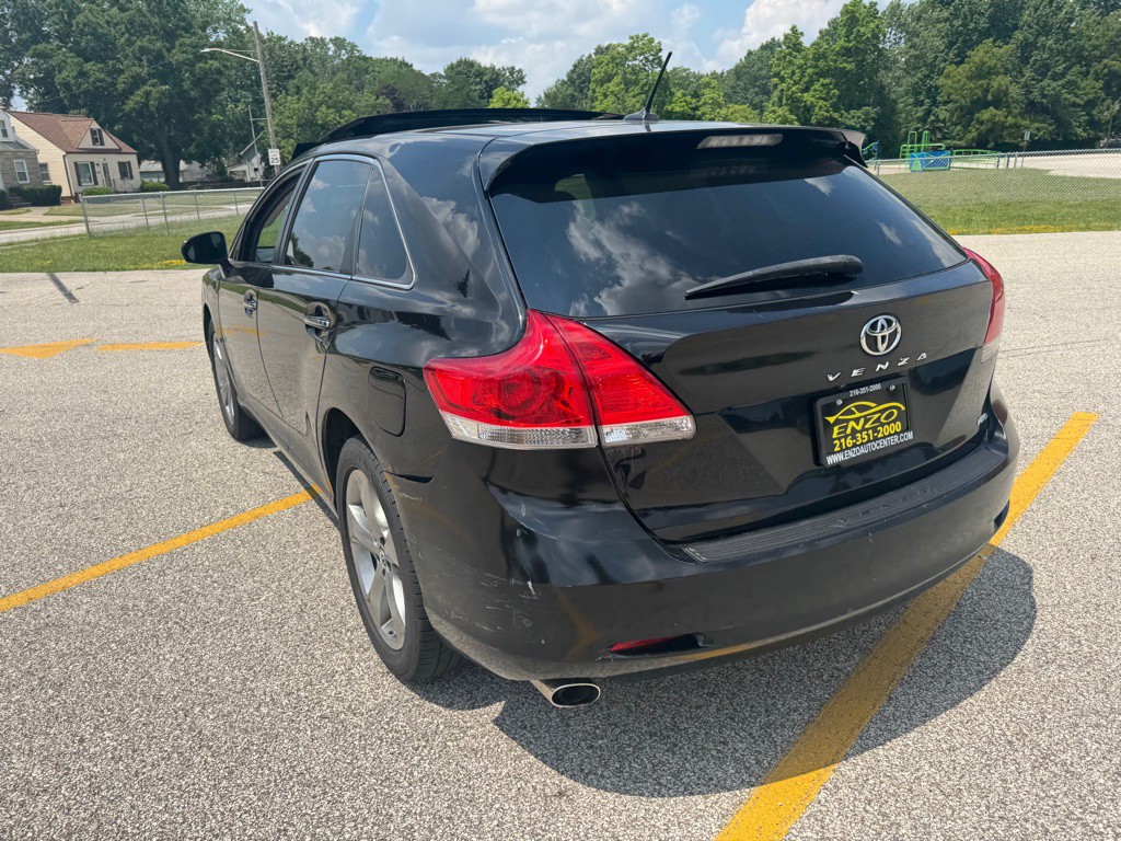 2011 Toyota Venza Image 9