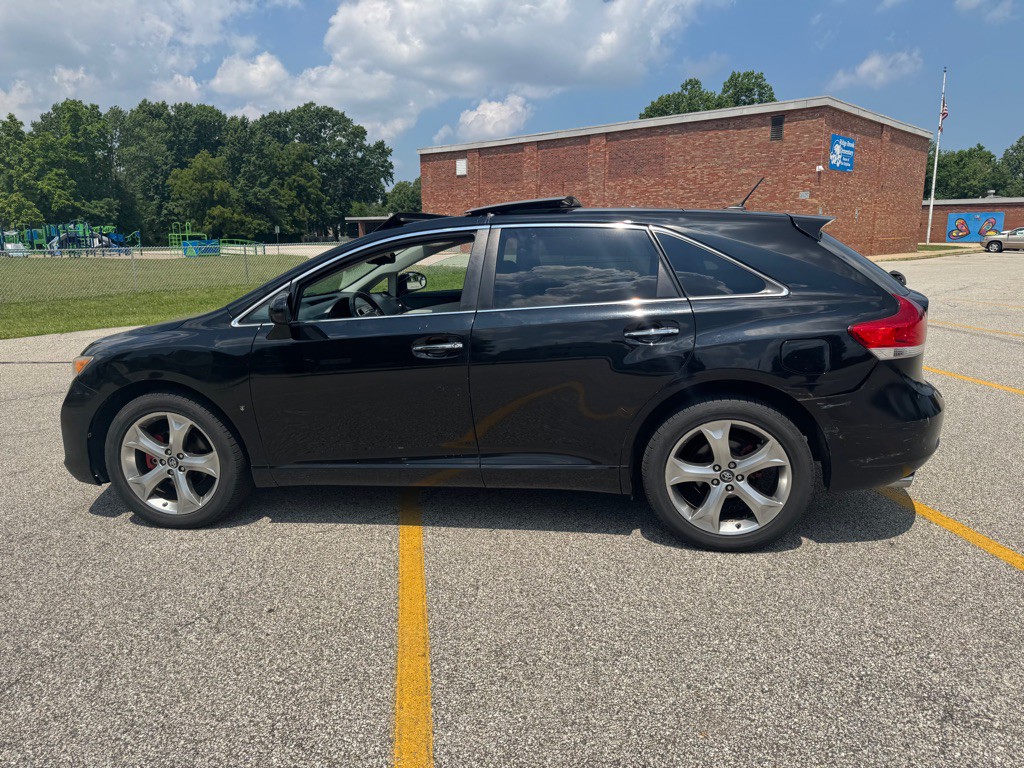 2011 Toyota Venza Image 10