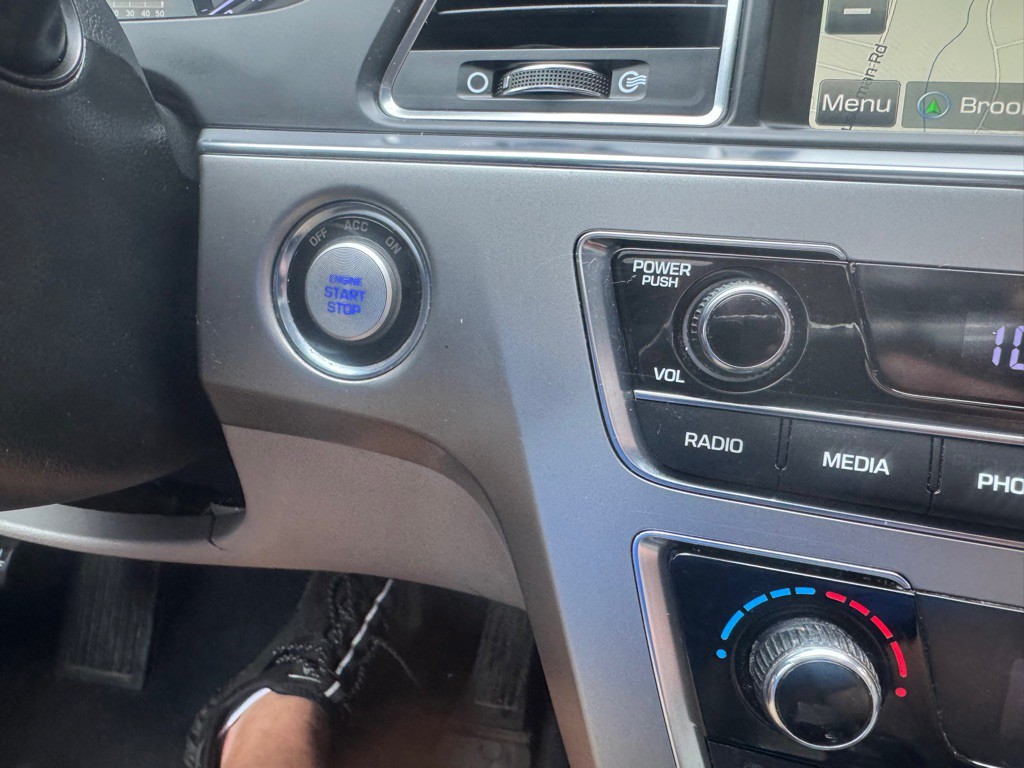 2017 Hyundai Sonata Image 16