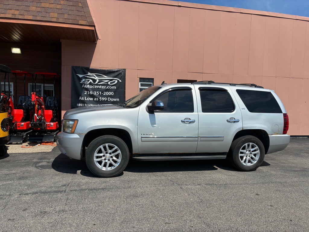 2010 Chevrolet Tahoe Image 2
